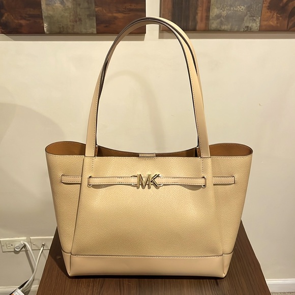 Michael Kors Leather Reed Tote Camel NWT - Picture 2 of 7